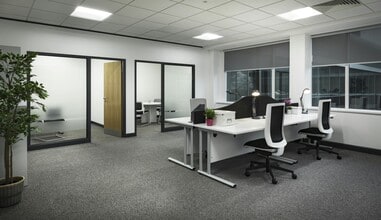 Brooks Dr, Cheadle to rent Interior Photo- Image 1 of 4