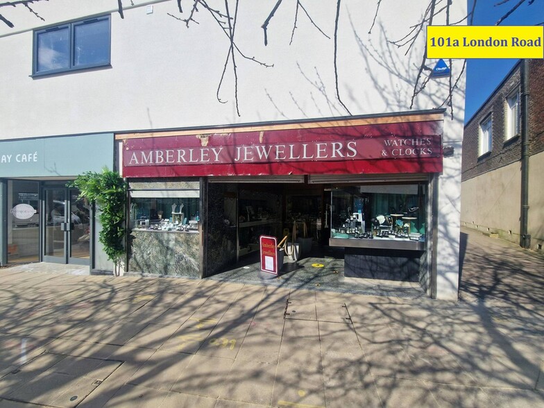 18-21 Wellington Way, Waterlooville to rent - Building Photo - Image 2 of 5