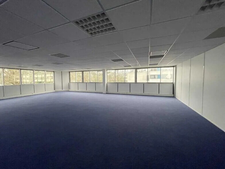 Office in Mérignac to rent - Building Photo - Image 3 of 7