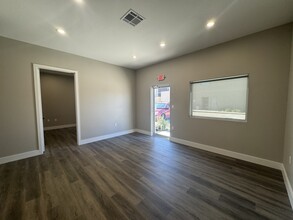 8815 West Rd, Houston, TX for rent Interior Photo- Image 2 of 16