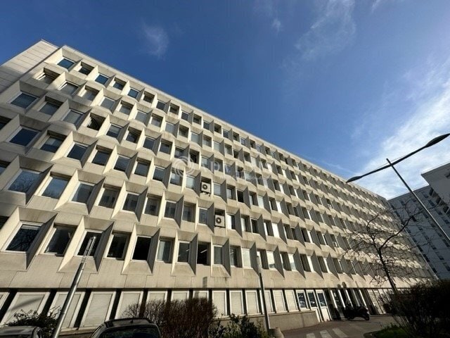 Office in Créteil to rent - Building Photo - Image 1 of 10