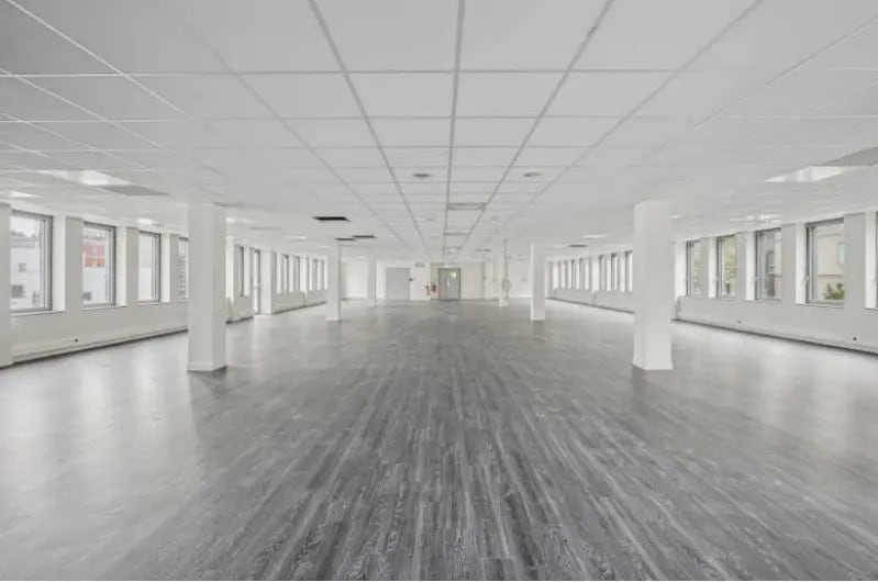 Office in Clichy to rent - Interior Photo - Image 1 of 7
