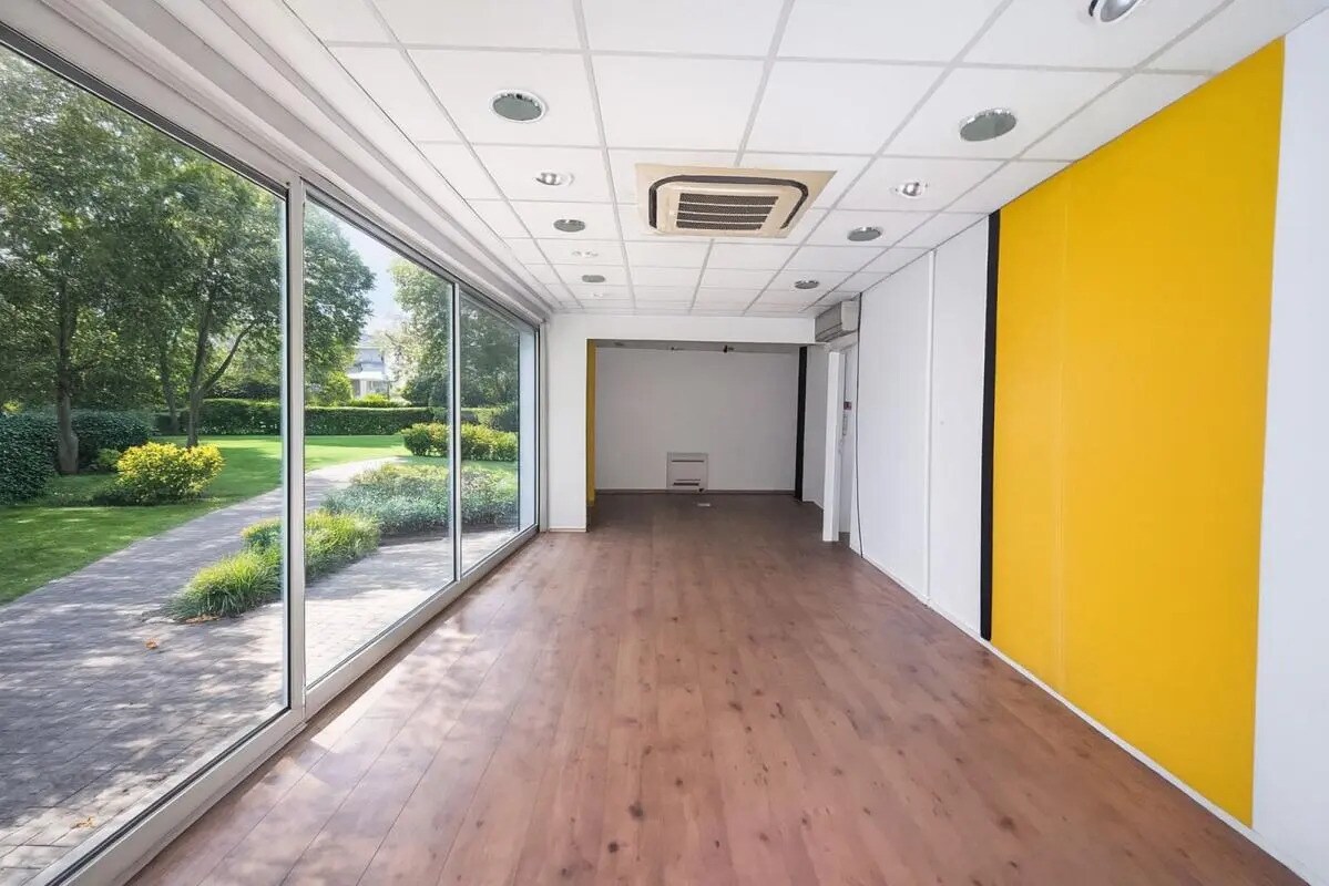 Office in Paris for sale Interior Photo- Image 1 of 9