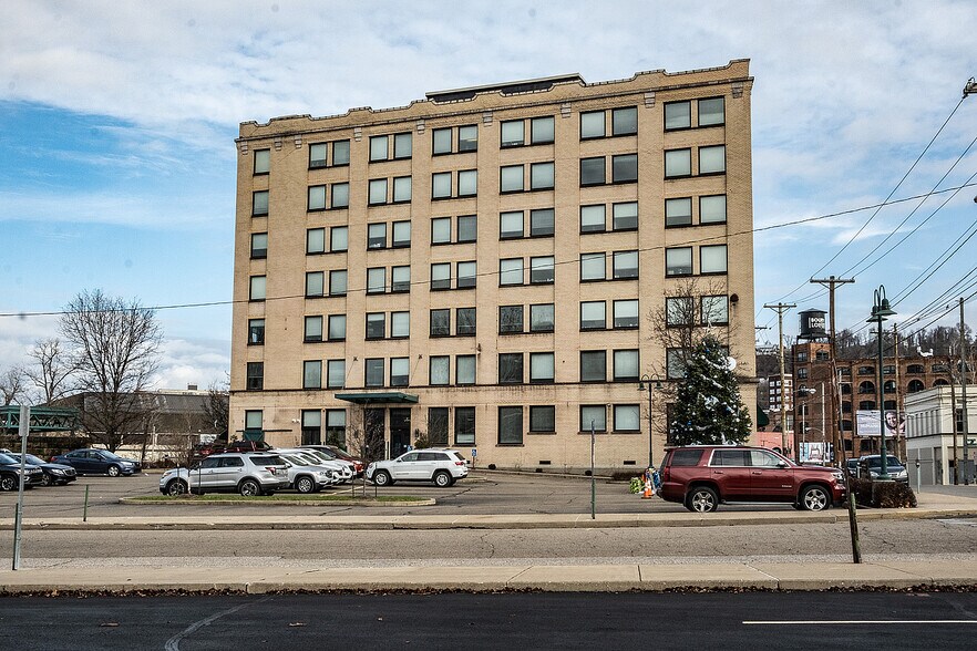 2001 Main St, Wheeling 26003 Wagner Building