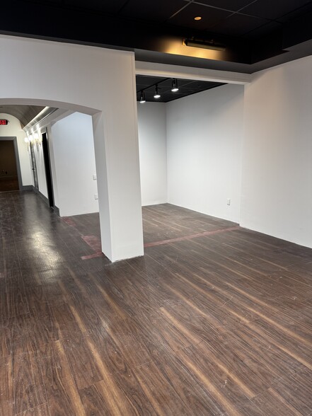 80 Main St, New Canaan, CT to rent - Interior Photo - Image 2 of 22