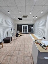 7 Chequers Para, London to rent Interior Photo- Image 1 of 1