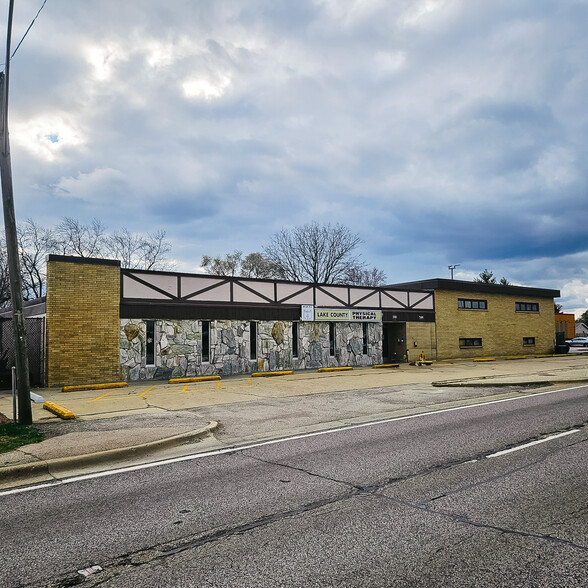 229-301 Rollins Rd, Round Lake Beach, IL for sale - Building Photo - Image 1 of 15