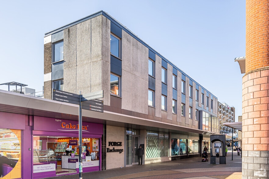 85-103 Queensway, Stevenage to rent - Building Photo - Image 2 of 2