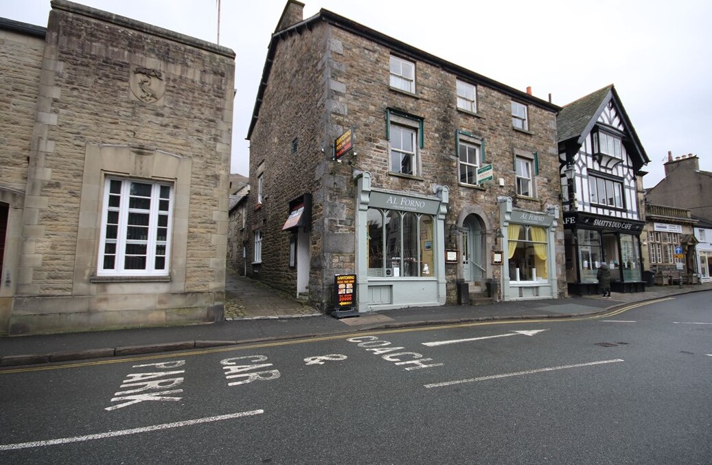 30 Main St, Sedbergh for sale Primary Photo- Image 1 of 1