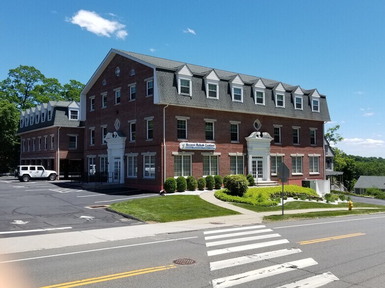 365 Main St, Watertown, CT for sale - Primary Photo - Image 1 of 11