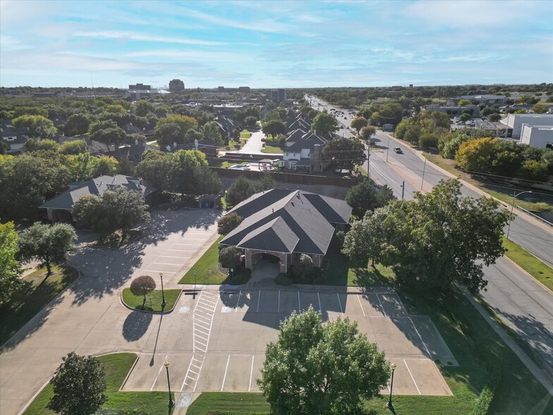 1725 Chadwick Ct, Hurst, TX for rent - Aerial - Image 2 of 37