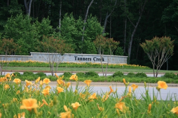 Tanners Creek Business Park, Flowery Branch, GA for sale - Building Photo - Image 1 of 3