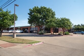 1321 Waters Edge Dr, Granbury, TX for rent Building Photo- Image 2 of 22