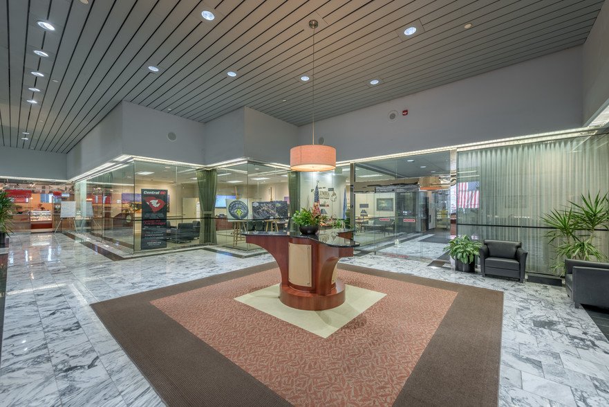 1201 Main St, Columbia, SC for rent - Lobby - Image 2 of 17