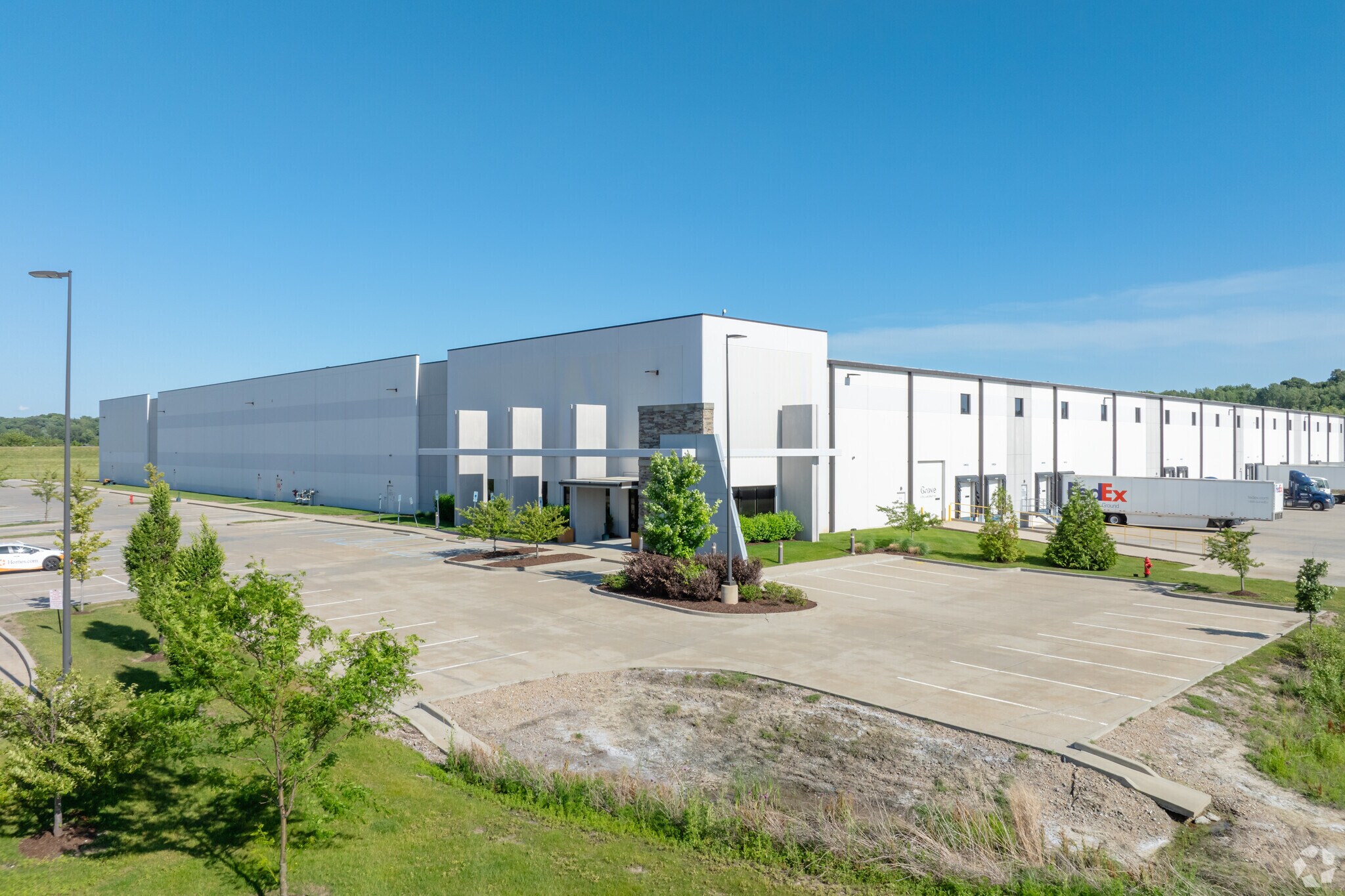 1000 Premier Pky, Saint Peters, MO for sale Building Photo- Image 1 of 1