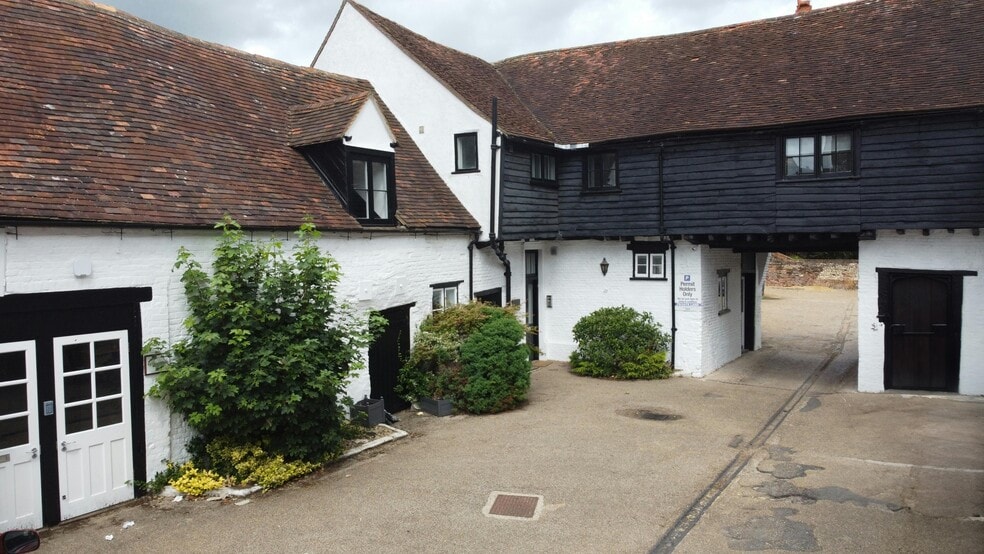21-25 Hart St, Henley On Thames to rent - Building Photo - Image 1 of 3