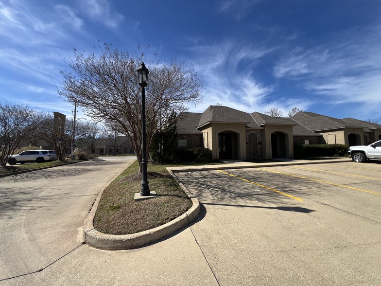 7607 Fern Ave, Shreveport, LA for sale - Building Photo - Image 1 of 1