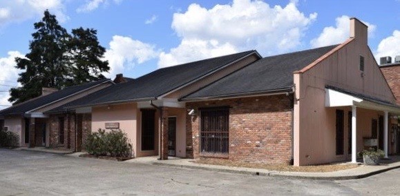 646 N Foster Dr, Baton Rouge, LA for rent - Building Photo - Image 1 of 16