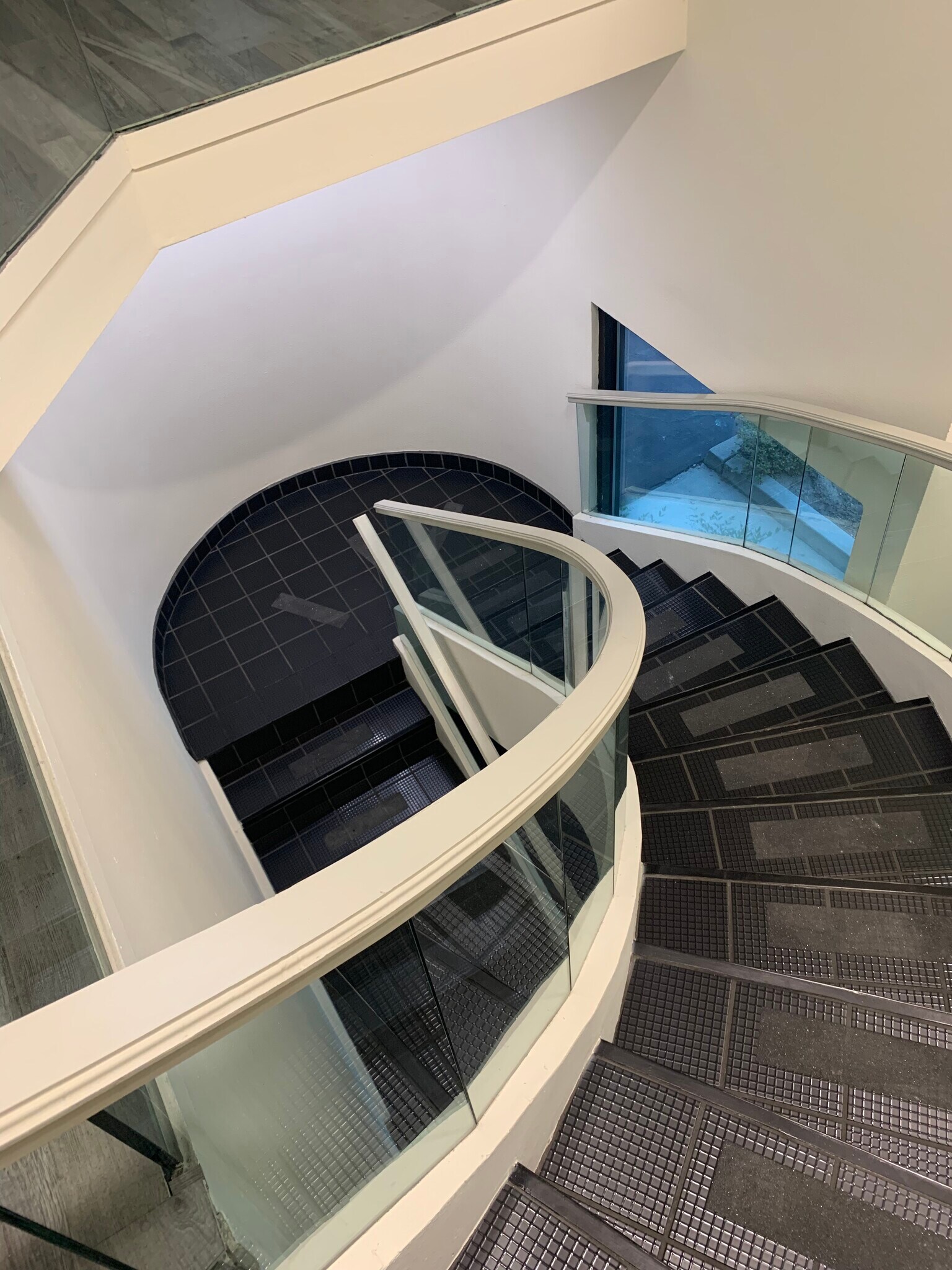 23945 Calabasas Rd, Calabasas 91302 Parkway Plaza