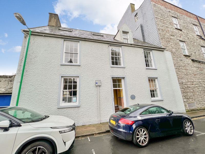 10 Bridge Street, Isle Of Man to rent Primary Photo- Image 1 of 3