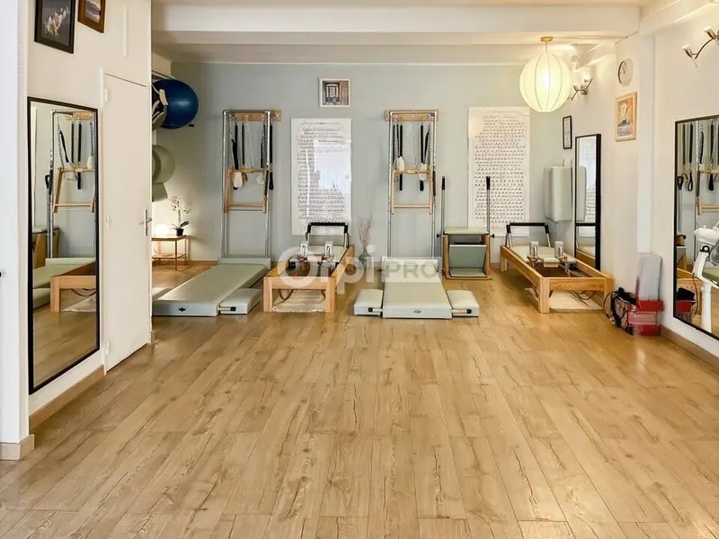 Retail in Marseille to rent Interior Photo- Image 1 of 9
