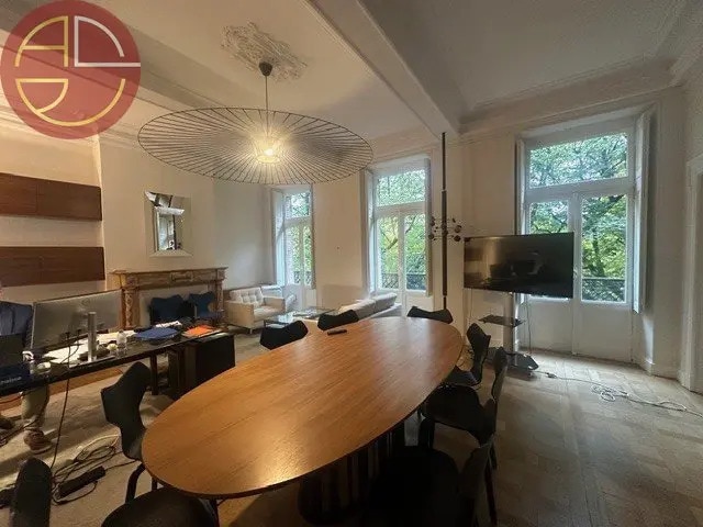 Location Bureaux 293 m² - Photo 1