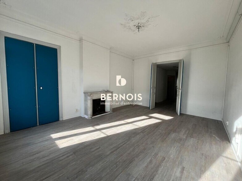 Office in Toulon to rent - Interior Photo - Image 2 of 18
