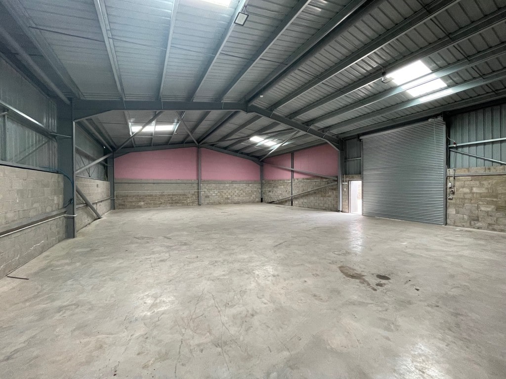 Campbell St, Blackburn to rent Interior Photo- Image 1 of 4