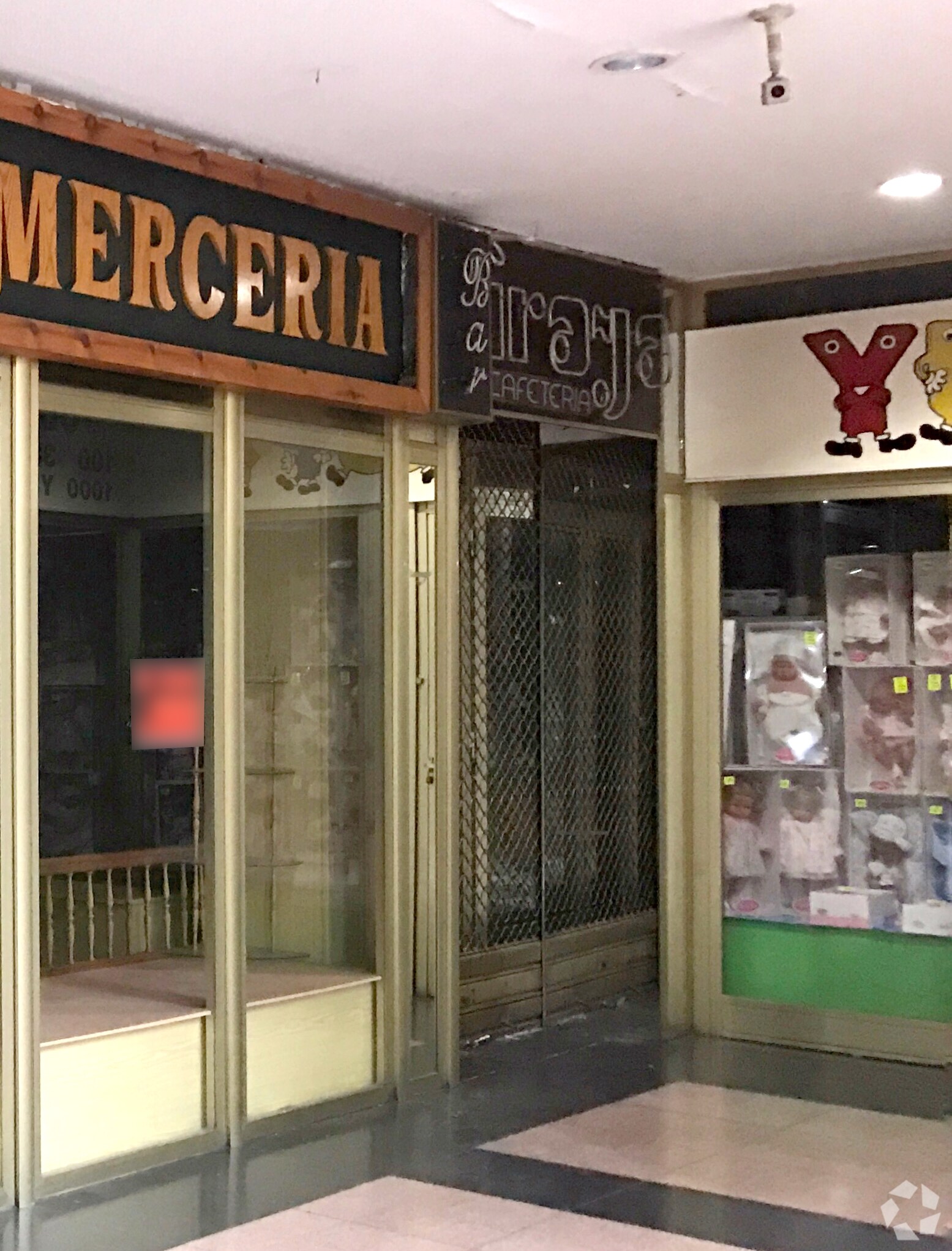 Retail in Ávila, Ávila to rent Interior Photo- Image 1 of 2