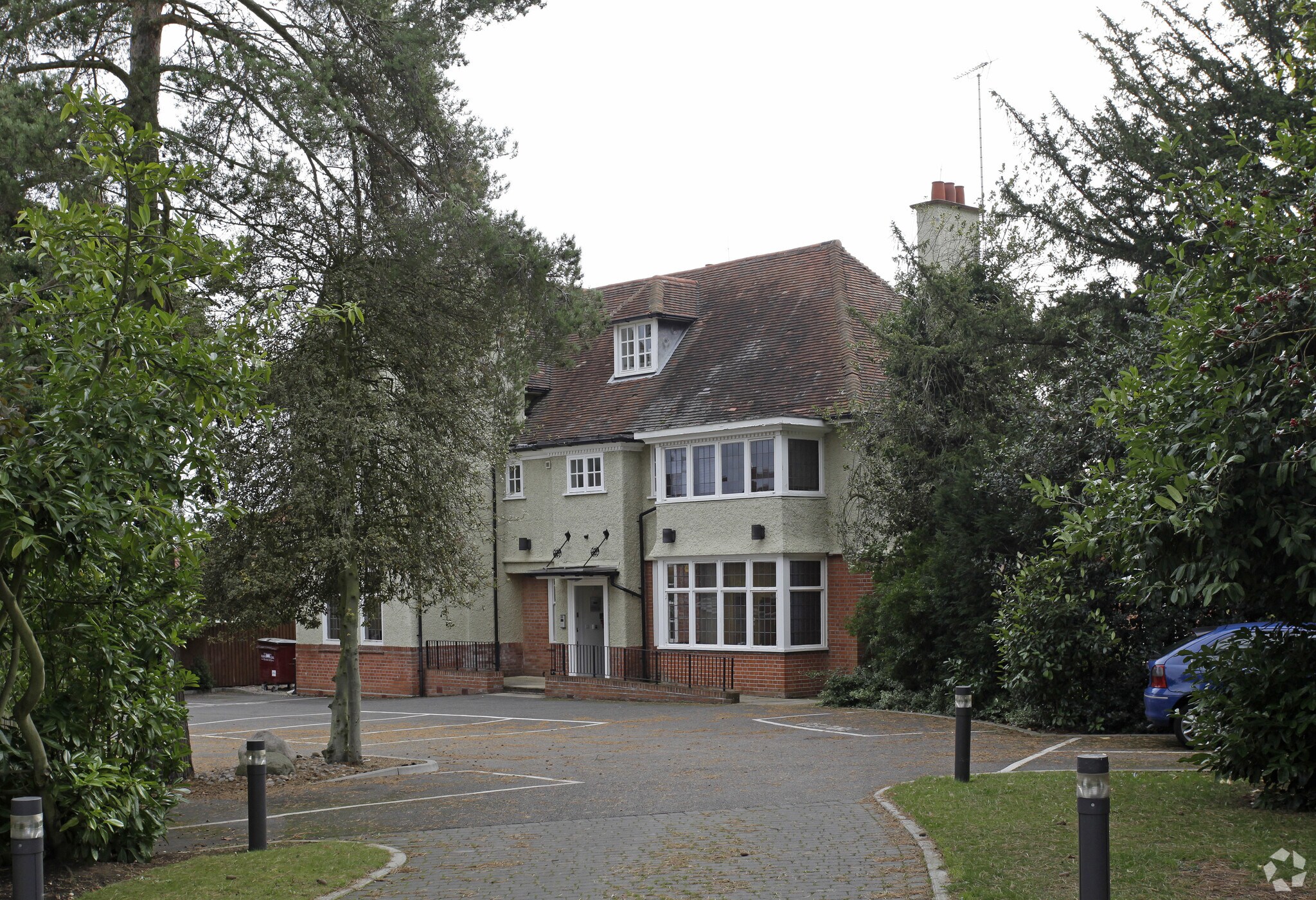 137 Beehive Ln, Chelmsford for sale Primary Photo- Image 1 of 1