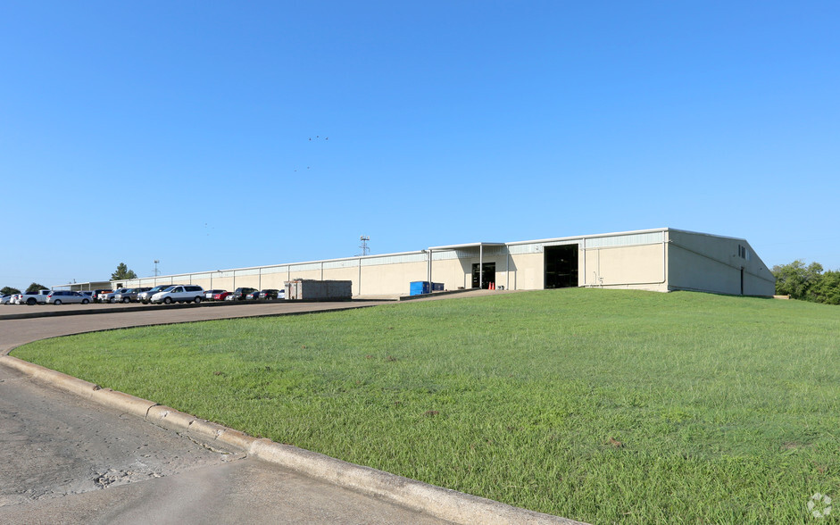 325 US Highway 80, Sunnyvale, TX for rent - Building Photo - Image 2 of 4