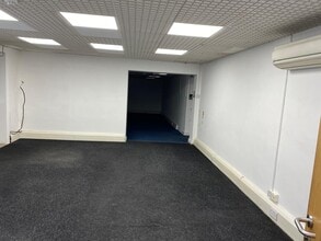 Whitehouse Rd, Kidderminster to rent Interior Photo- Image 2 of 3