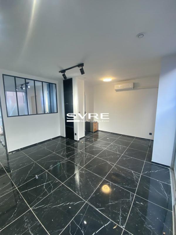 Retail in Marseille for sale Building Photo- Image 1 of 5