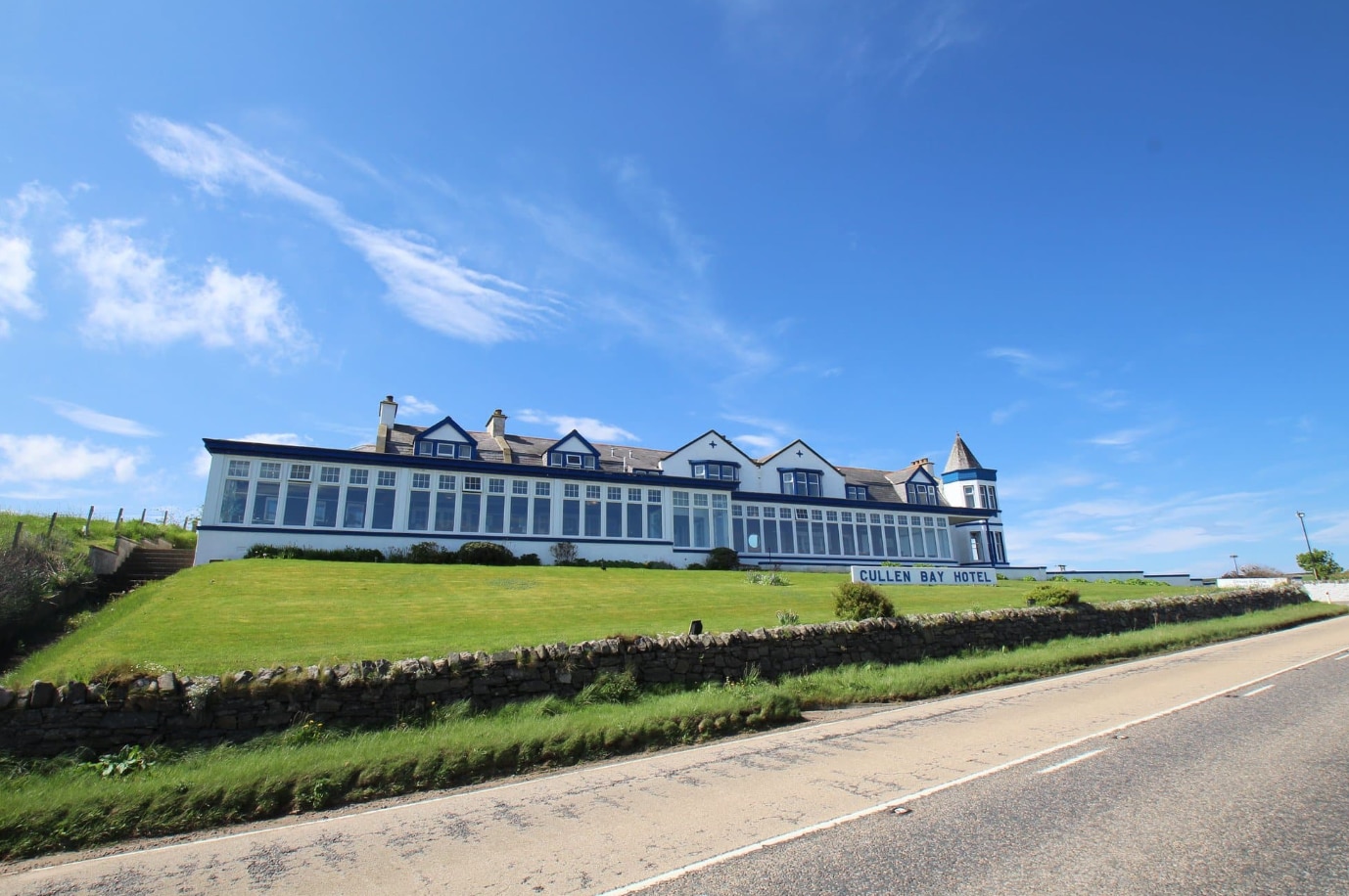 Cullen Bay Hotel, Cullen for sale Building Photo- Image 1 of 1