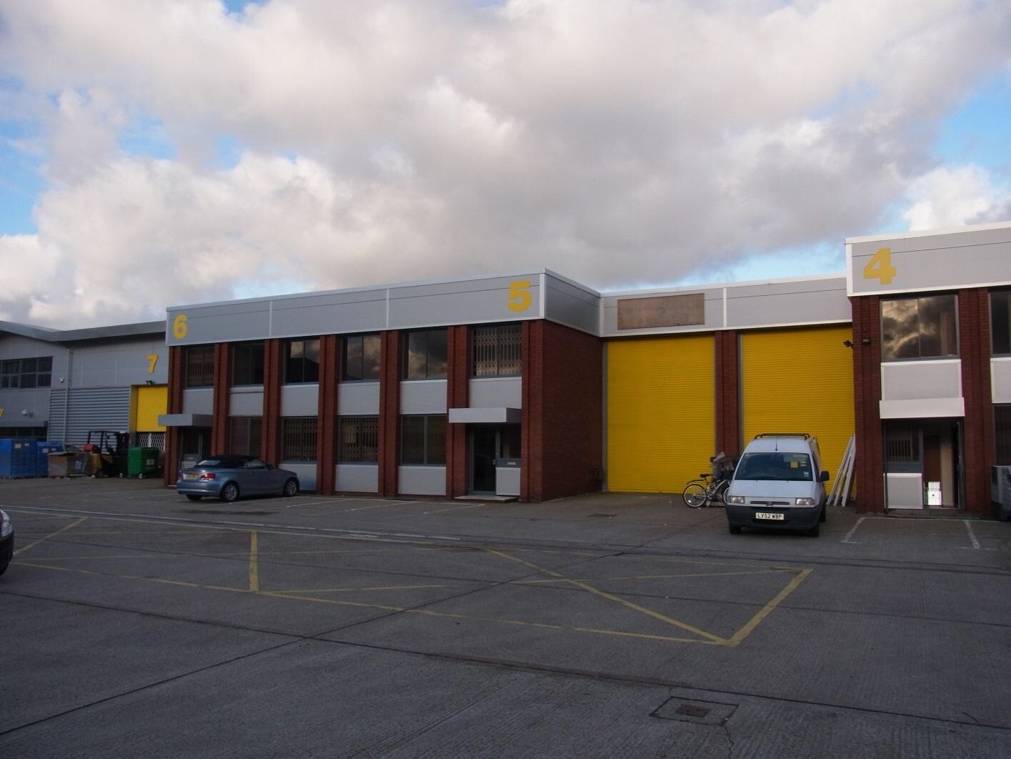 Pump Ln, Hayes for sale Primary Photo- Image 1 of 1