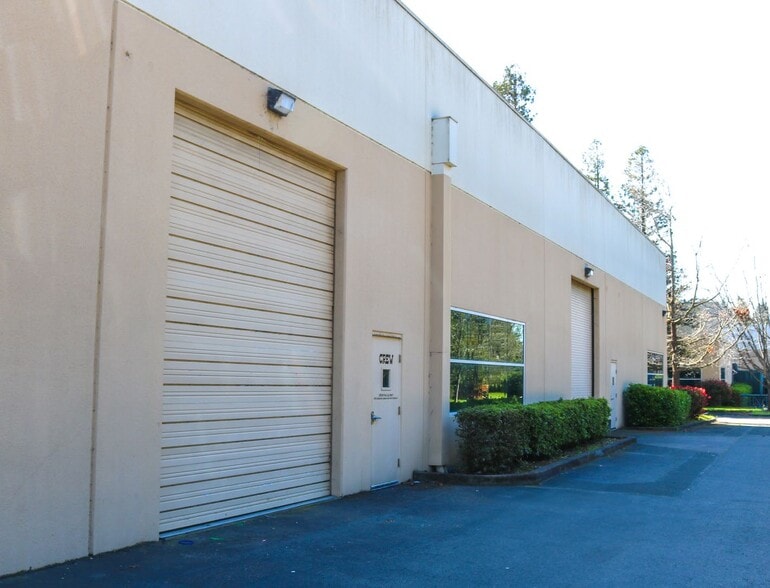 1455 N McDowell Blvd, Petaluma, CA for rent - Building Photo - Image 2 of 6