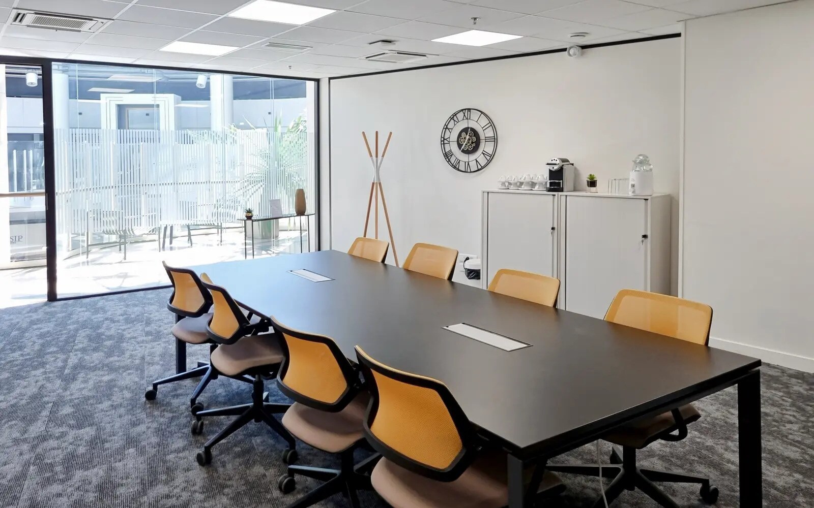 Office in Bordeaux to rent Interior Photo- Image 1 of 11