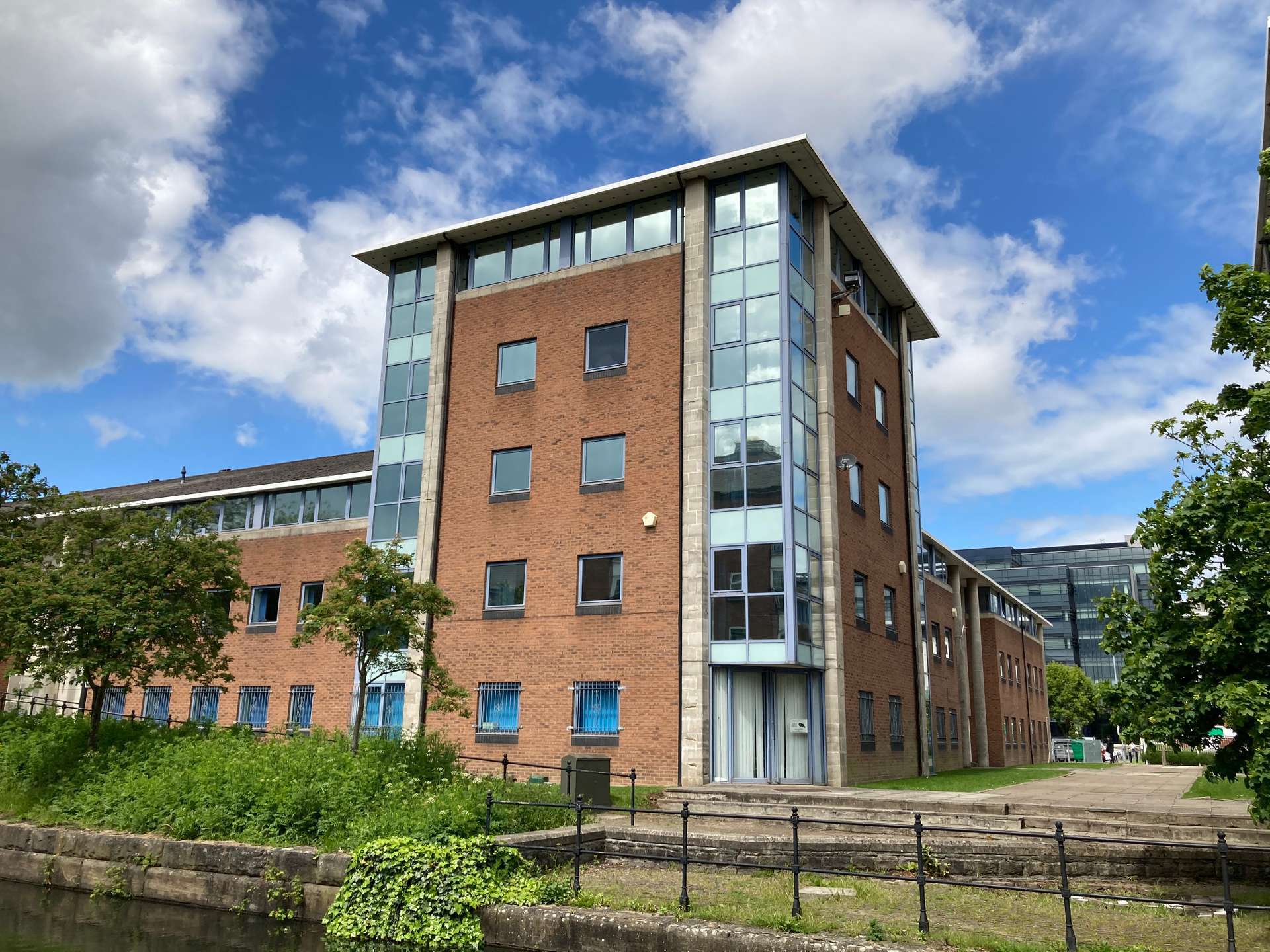 3-7 Drake Walk, Cardiff to rent Primary Photo- Image 1 of 5