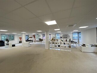 More details for 15 Rue Joël Le Theule, Montigny-le-Bretonneux - Office to Rent