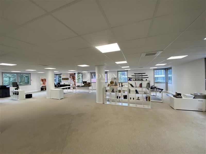 15 Rue Joël Le Theule, Montigny-le-Bretonneux to rent Interior Photo- Image 1 of 6