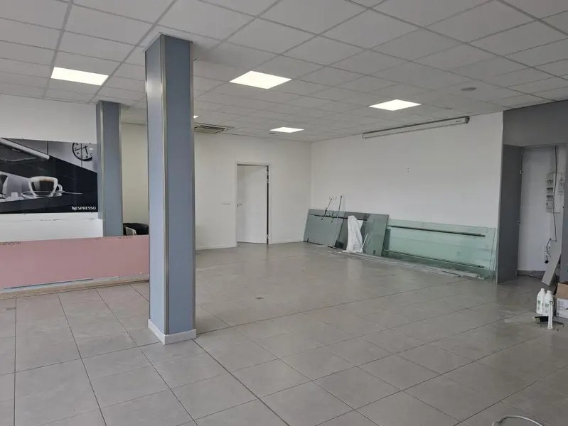 Location Commerce 165 m² - Photo 1