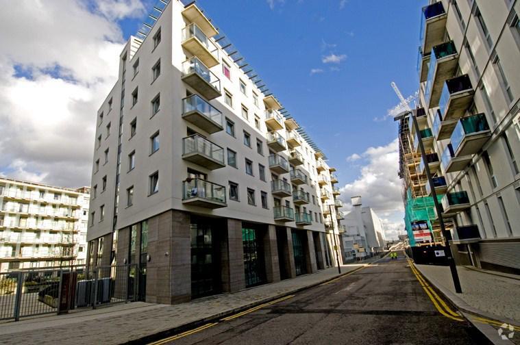 Empire Way, Wembley to rent - Building Photo - Image 3 of 10