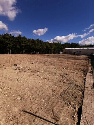 More details for 9 Zone Artisanale Des 4 Chemins, Méry-sur-Oise - Land for Sale