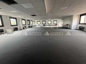 Chemin De La Bastide Blanche, Vitrolles to rent Interior Photo- Image 1 of 1