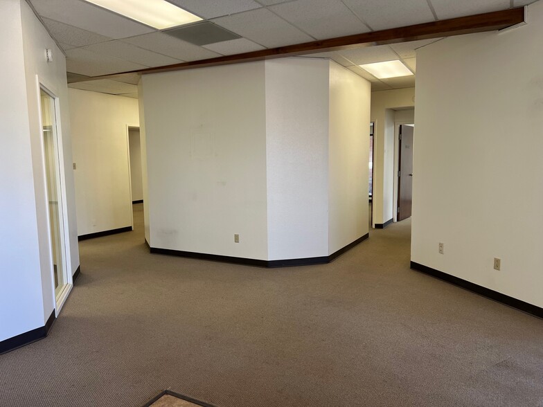 4415-4417 71st St, Lubbock, TX to rent - Building Photo - Image 2 of 8