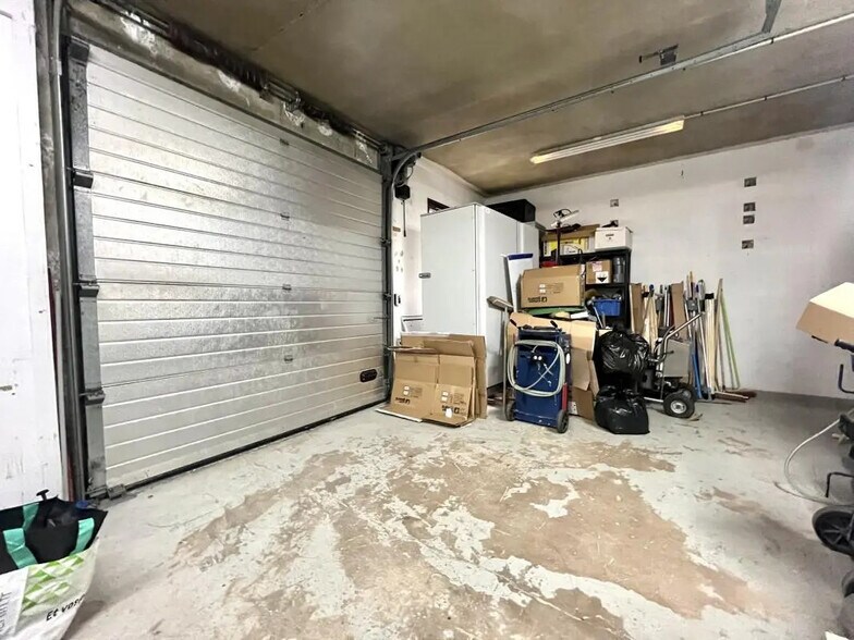 Office in Chatou to rent - Interior Photo - Image 1 of 9