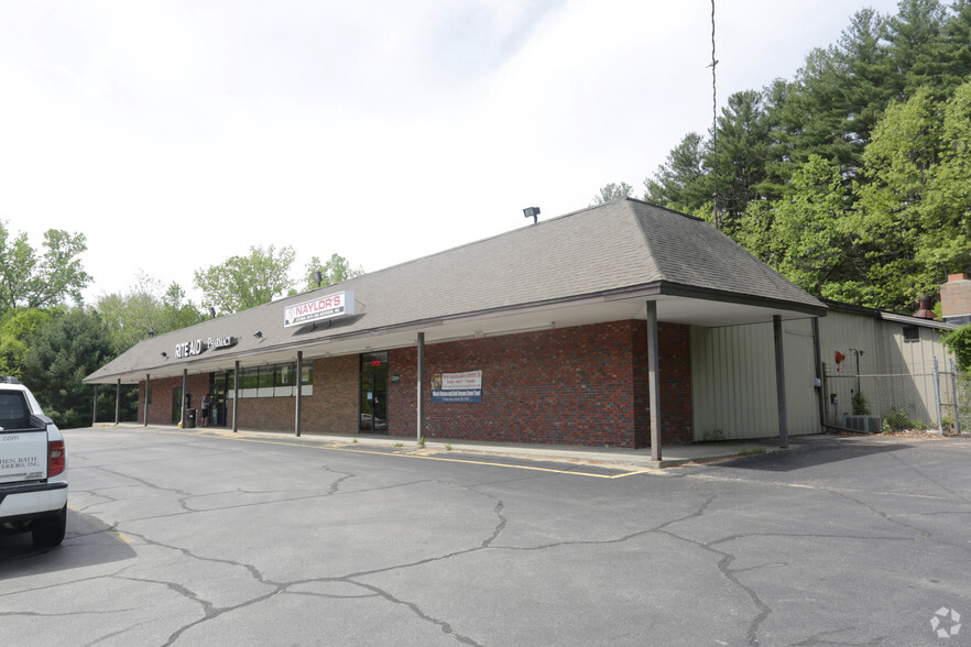 175 Main St, Oxford, MA for rent - Building Photo - Image 1 of 2