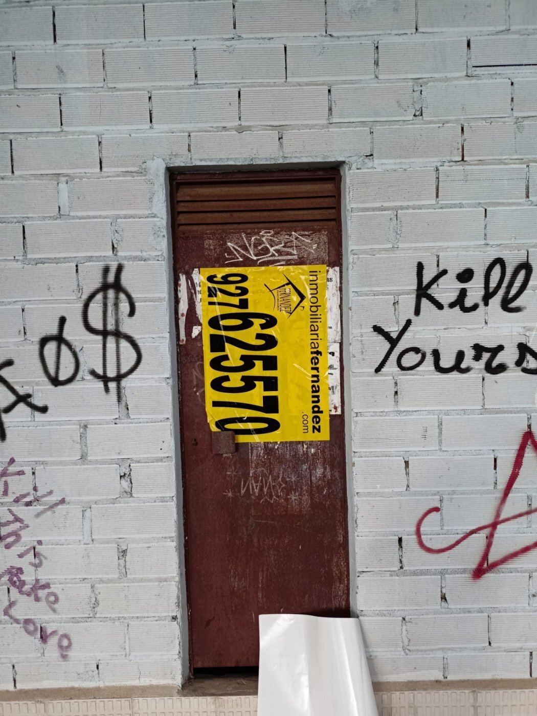 Retail in Cáceres to rent Building Photo- Image 1 of 2