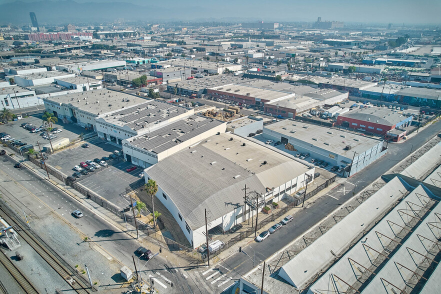 1705-1707 E 20th St, Los Angeles, CA for rent - Building Photo - Image 3 of 43