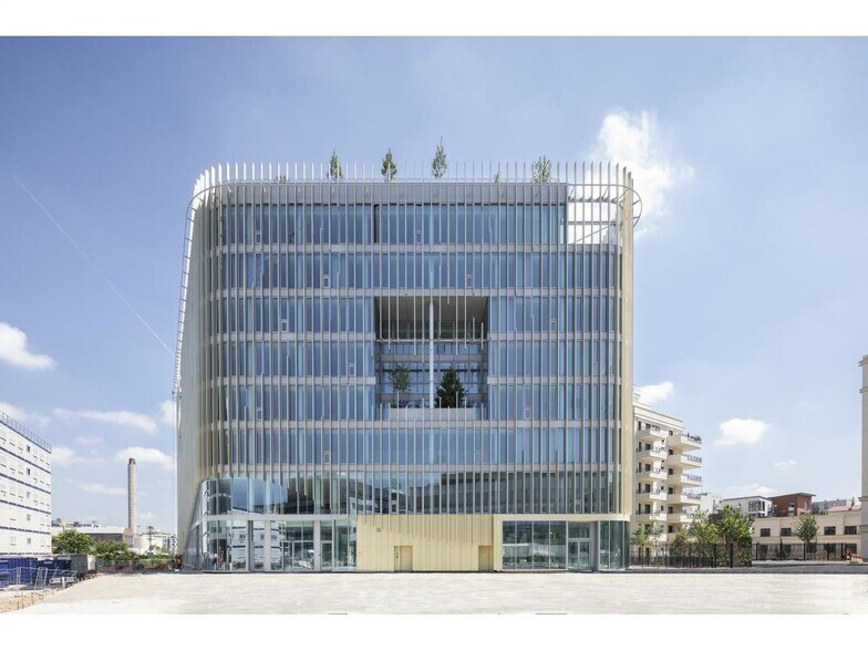 27 Rue De Clichy, Saint-Ouen-sur-Seine to rent - Building Photo - Image 1 of 19